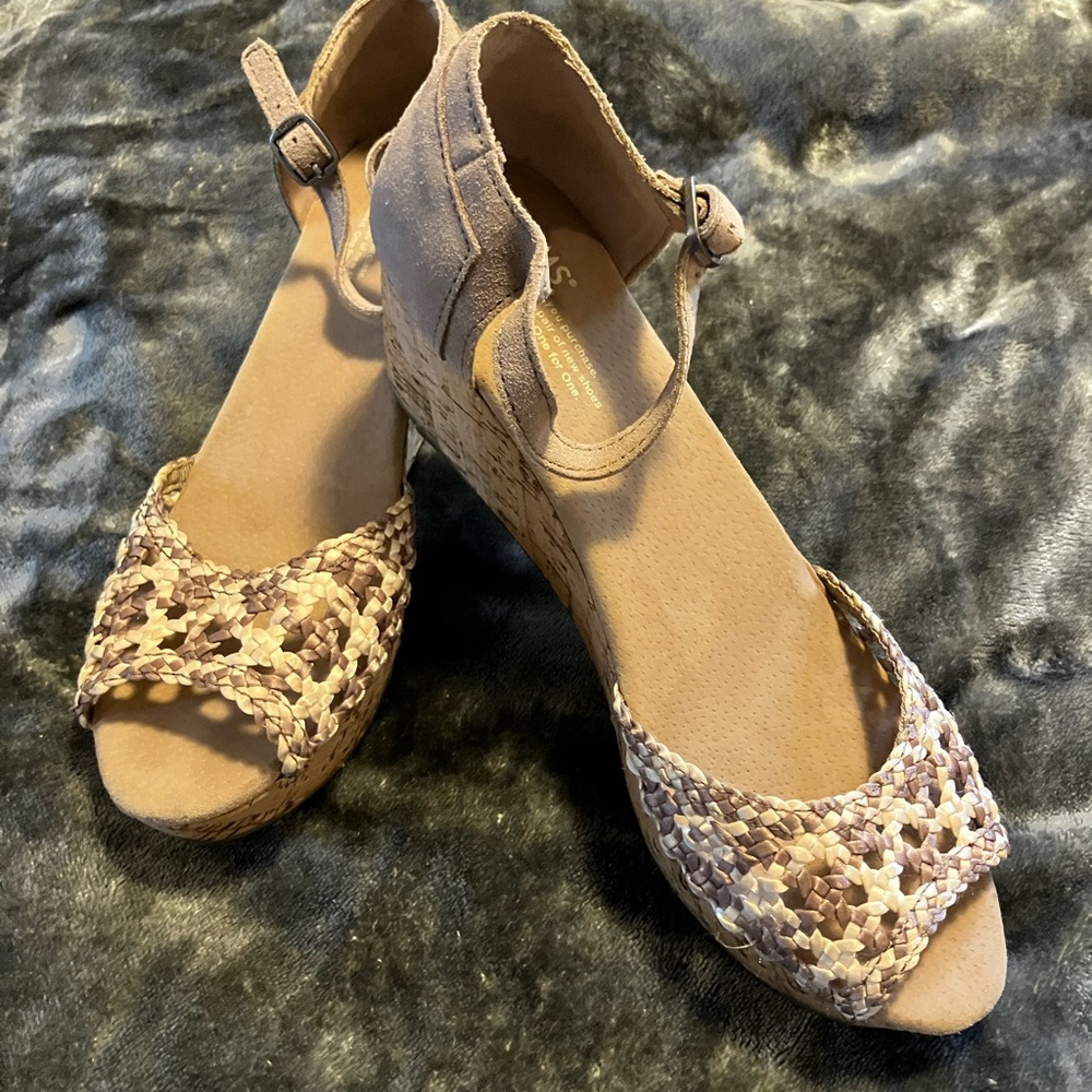 Toms Beige and Tan Woven Wedges size 10W